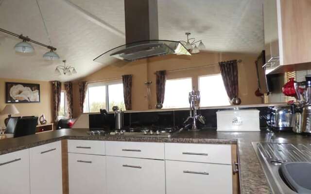Lake View Lodge