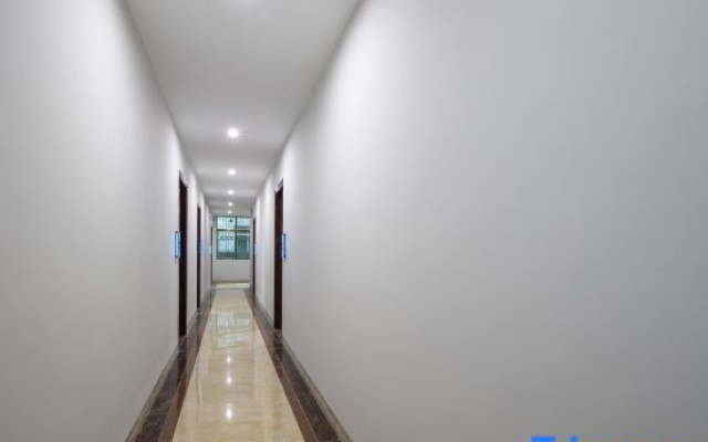 Yihang Holiday Hotel