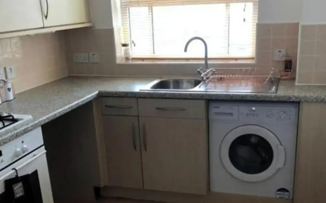 2 Bed-sleeps 3-parking-town Centre