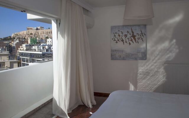 Elegant residence with Panoramic view to Acropolis by GHH