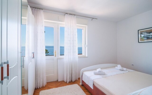Beautiful Home in Omis With Wifi and 8 Bedrooms