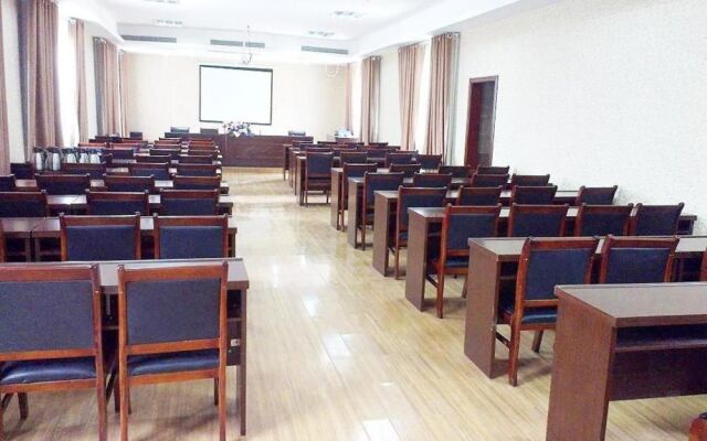 Kunlun Leju Business Hotel