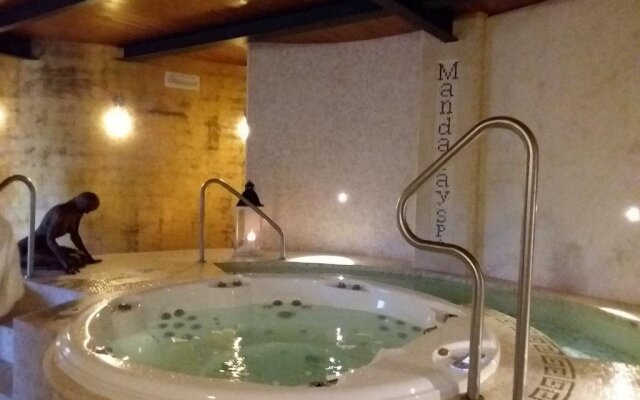 Martines Club Resort & Mandalay SPA