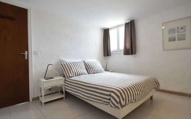 Spacious Villa in Var With Swimming Pool