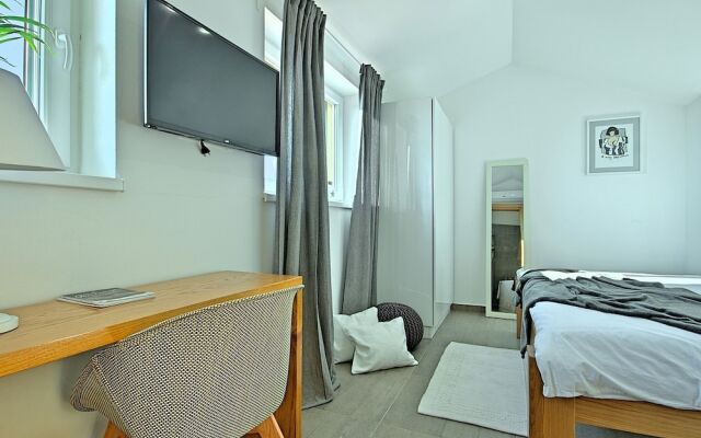 Modern Seaside Home With Swimming Pool in Vodnjan