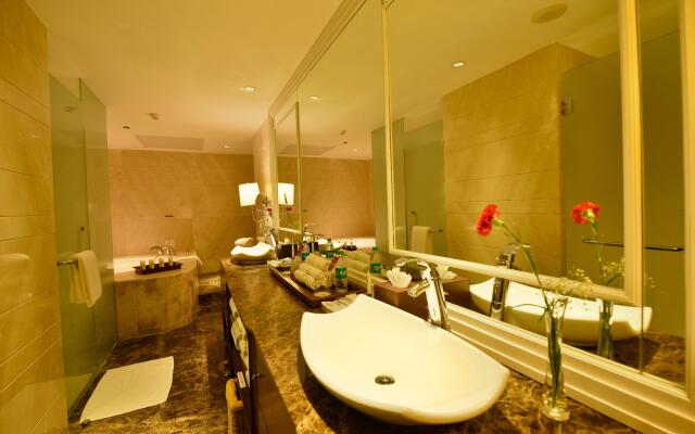 Crowne Plaza Kochi by IHG