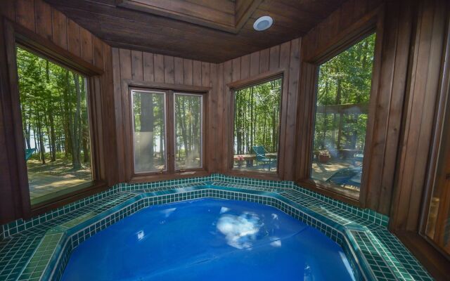 Shoreline Chateau 4 Bedroom House