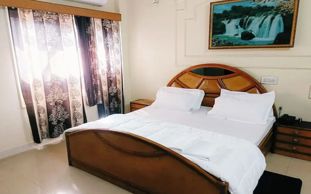 Hotel Purohit Sindhi Camp