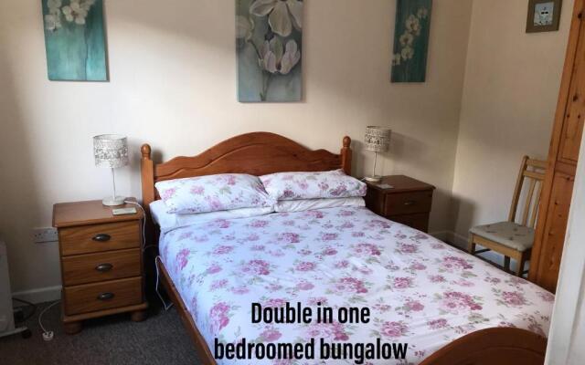 Court Farm Holiday Bungalows Ltd