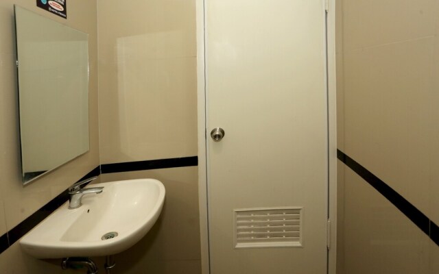Super OYO Collection O 92130 Hotel Fiducia Kaji