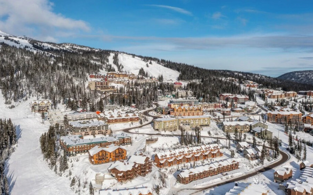 Opulence At Big White