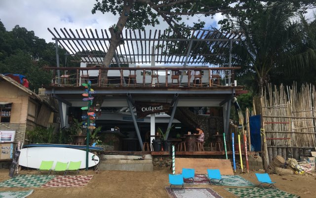 Outpost Beach Hostel - Adults Only