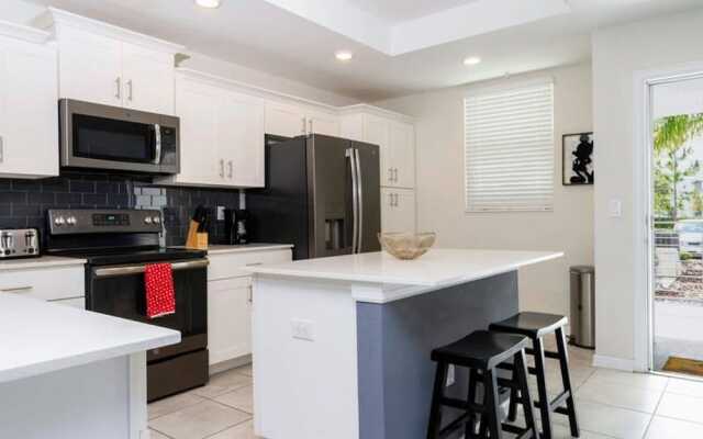 4721 Unit 105 Stunning Apartment 2BD