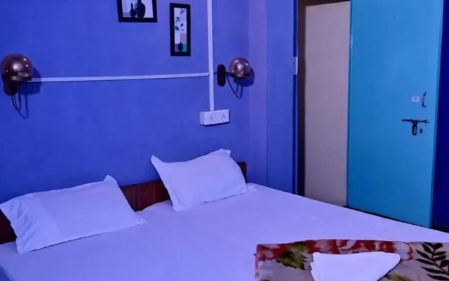 Goroomgo Banaras Rest House Varanasi