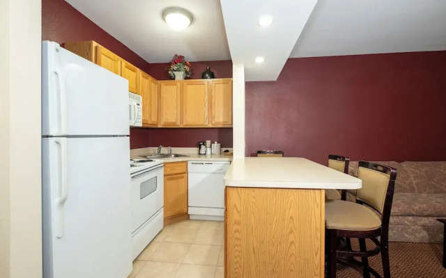 Best Western Genetti Inn & Suites