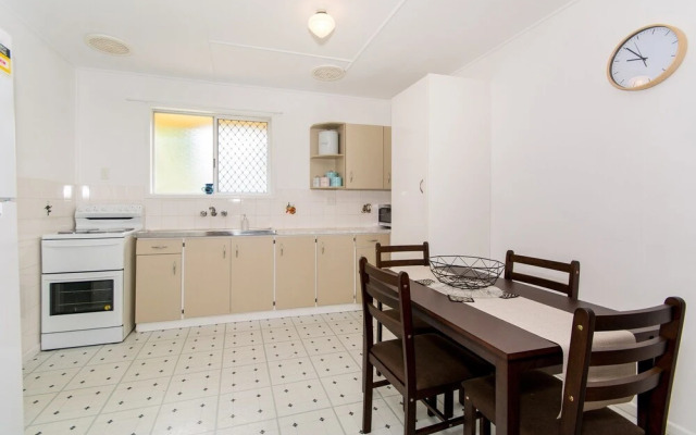 Pet Friendly Cutie - Bonham St, Bongaree