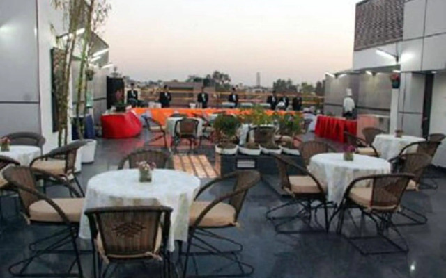 Rockland Hotel - C R Park