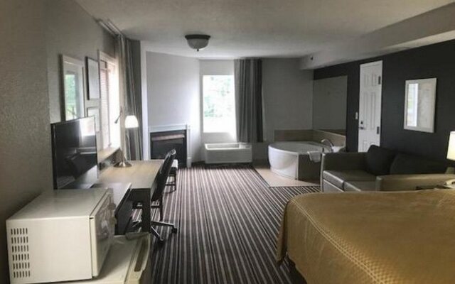 Country Inn & Suites by Radisson, Pigeon Forge South, TN