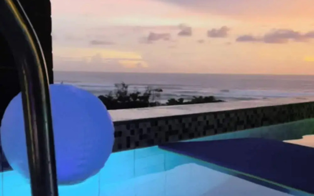 The Palms Resort & Bar