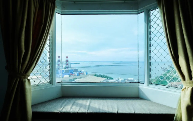 Spacious 3BR with Sea View Menara Marina Apartment