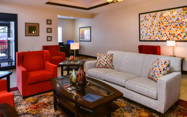 Holiday Inn Express Hotel & Suites Pittsburg by IHG