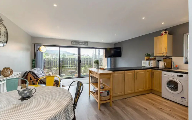 Central Apartment 3B