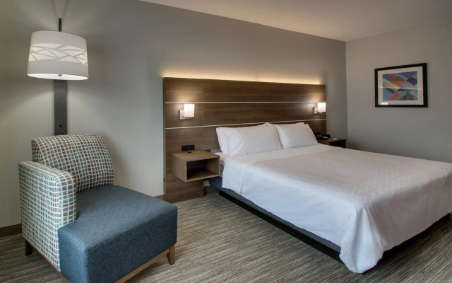 Holiday Inn Express & Suites Waukegan by IHG