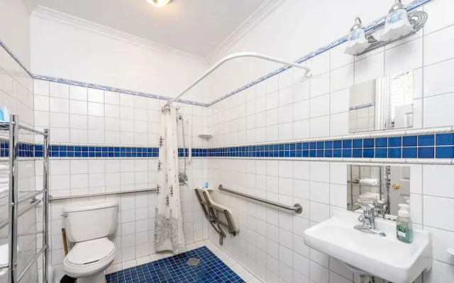 The Dutch Flat Hotel