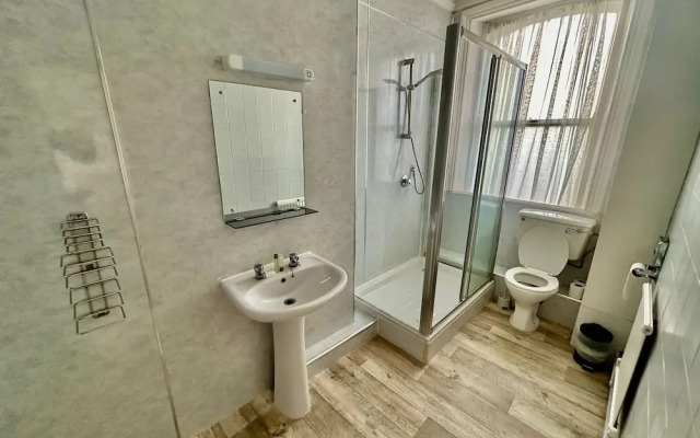 Cumberland Hotel