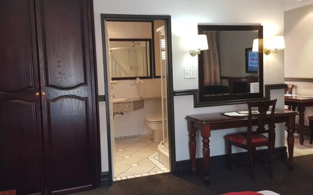 Court Classique Suite Hotel