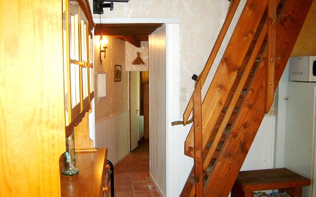 House With 2 Bedrooms in Brouchaud, With Enclosed Garden and Wifi