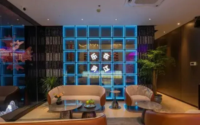 Suzhou Huaxi Meishi Hotel (Heiyi Wujiang Branch)
