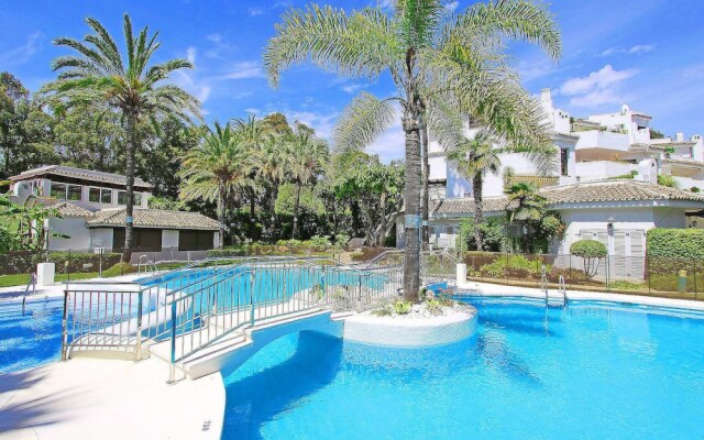 1155 Beachfront 3 Apartments 70 Mtr Golden Beach 7Bedroom 3Pool