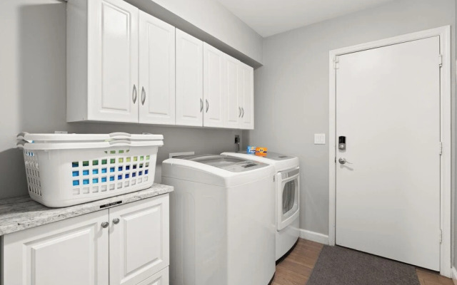 Desert Diva Hideaway - Sleeps 14