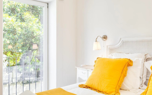 Wood Premium Downtown Apartment by DA'HOME