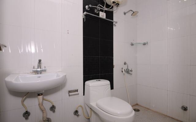 OYO 2041 Hotel Silver Land