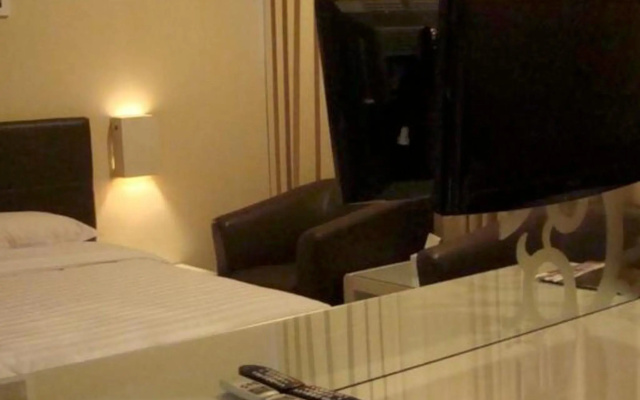 Royal Hotel n' Lounge