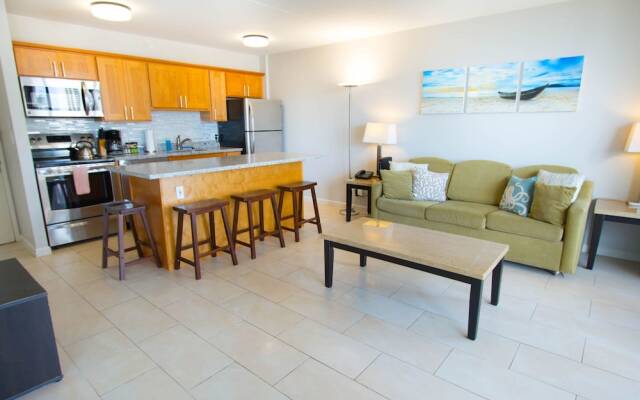 Waikiki Banyan - Ocean View Tower 1 Suite 2210