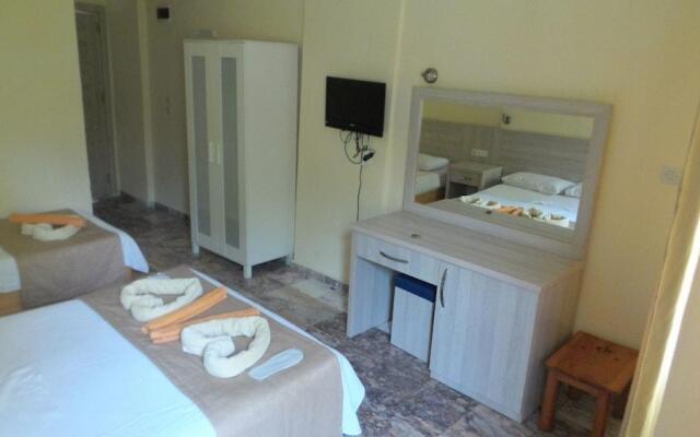 Ünlü Hotel