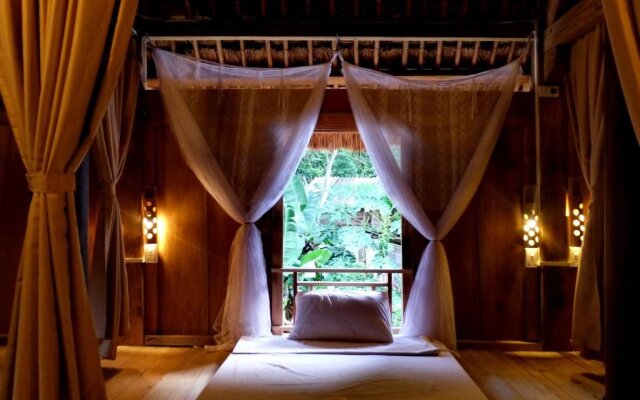 Minh Tho Stilt House