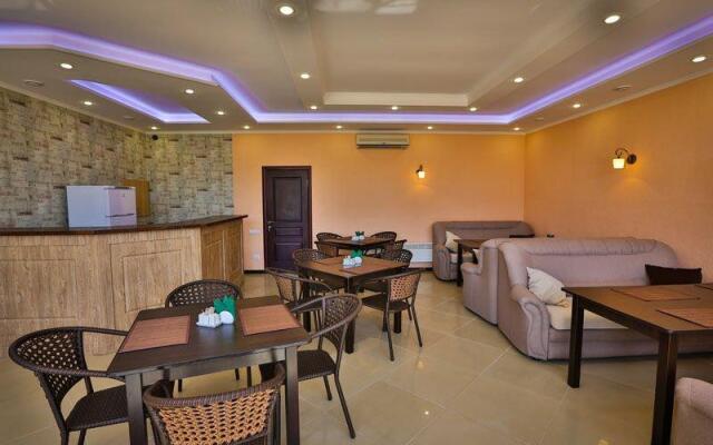 Silver Hotel