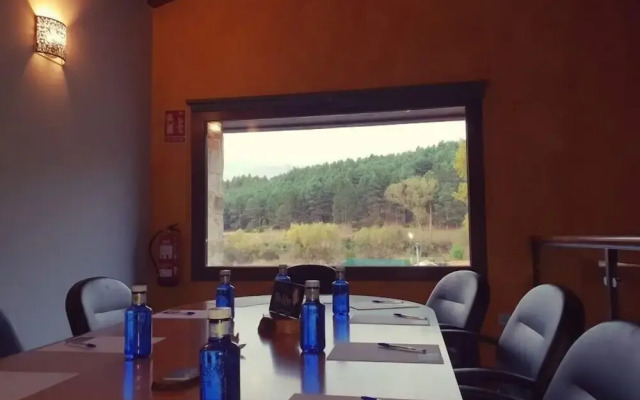 Casa Rural La Puerta Del Río Lobos