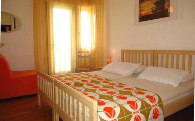 Cozy Flat With Shared Pool