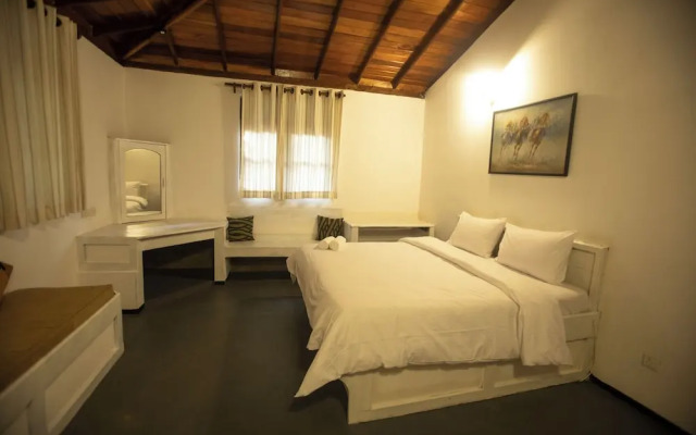 Funk Bunks - Sigiriya