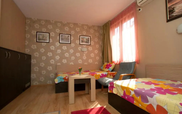 Villa ani Sveti Vlas Bulgarian Black Sea Coast Open may to October