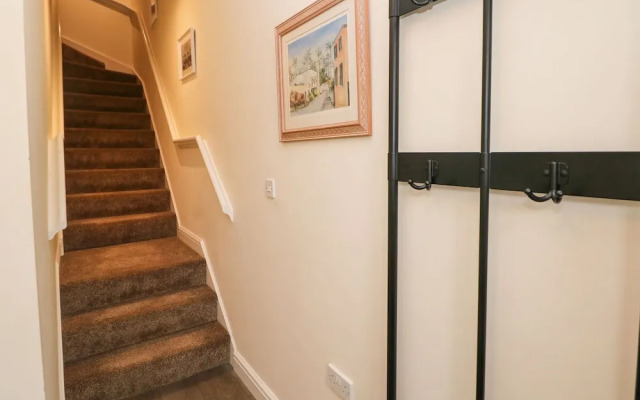 1 Knowleston House