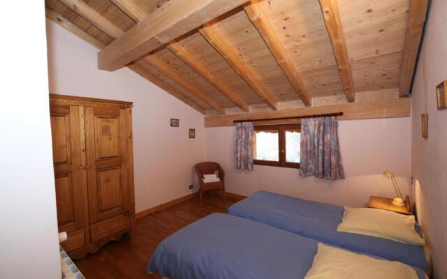 Apartment - 12 rooms - Living room lounge with fireplaces