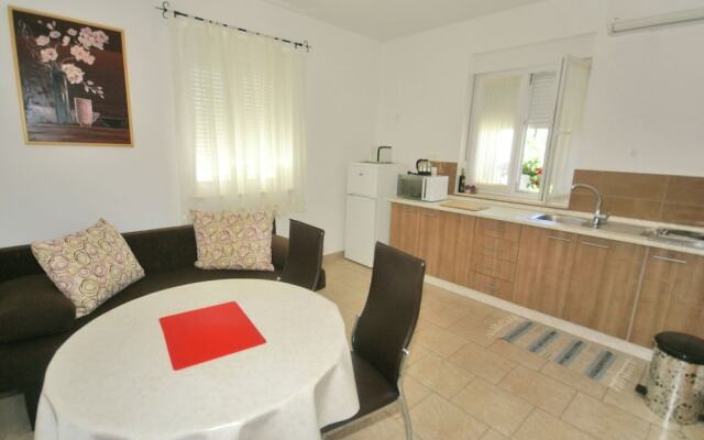 Homely Apartment In Trogir Near Beach