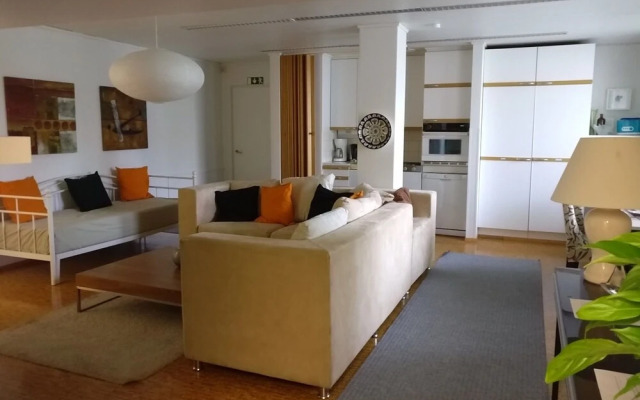 City Apartment By The River