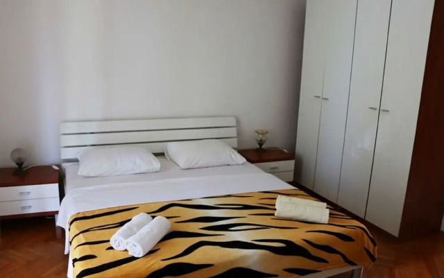 Buffalo - 150m From the Beach & Parking - A1